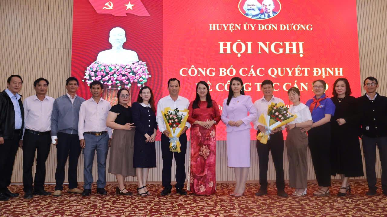 ĐẢNG UỶ THỊ TRẤN THẠNH MỸ:  TỔ CHỨC CÔNG BỐ QUYẾT ĐỊNH ĐIỀU ĐỘNG, LUÂN CHUYỂN CÁN BỘ LÃNH ĐẠO, QUẢN LÝ