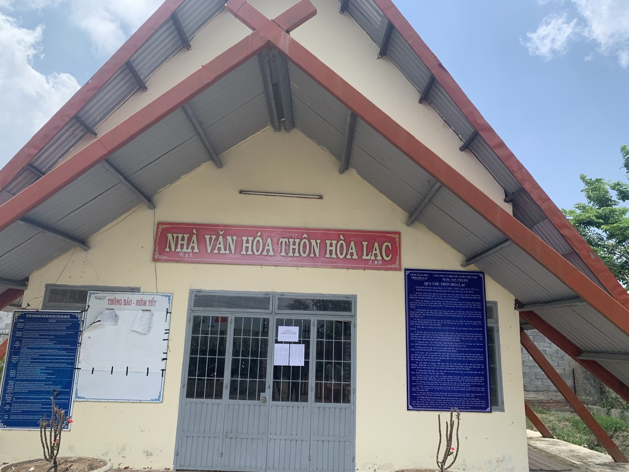 UBND XÃ KA ĐƠN NIÊM YẾT DANH SÁCH CỬ TRI ĐẠI DIỆN HỘ GIA ĐÌNH VỀ LẤY Ý KIẾN ĐỀ ÁN SẮP XẾP ĐƠN VỊ HÀNH CHÍNH