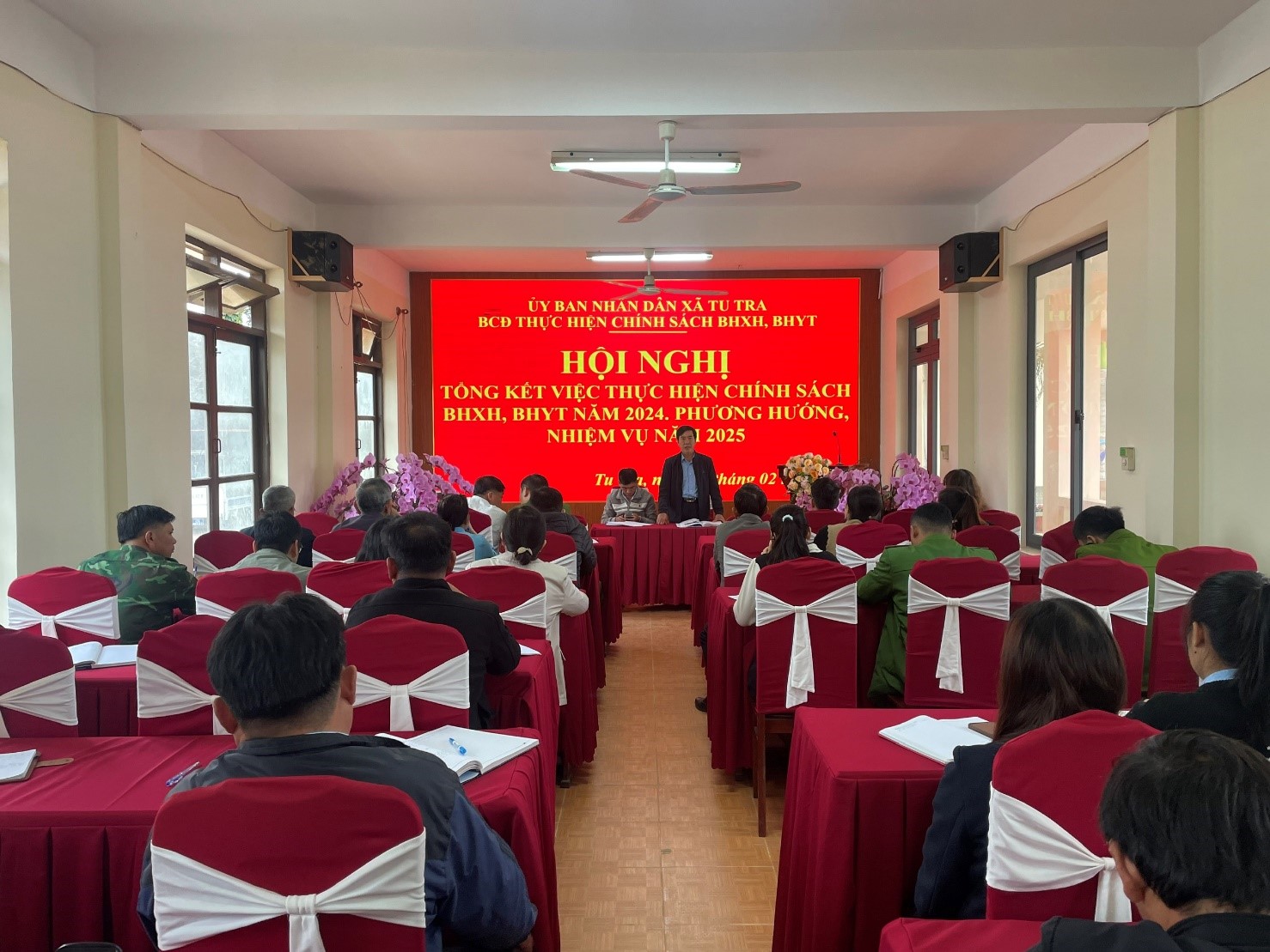 UỶ BAN NHÂN DÂN XÃ TU TRA TỔ CHỨC HỘI NGHỊ TỔNG KẾT CÔNG TÁC THỰC HIỆN CHÍNH SÁCH BHXH, BHYT NĂM 2024 VÀ PHƯƠNG HƯỚNG 3 THÁNG CUỐI NĂM 2025